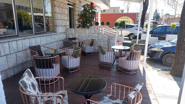 potrebne-radnice-caffe-enigma-big-4