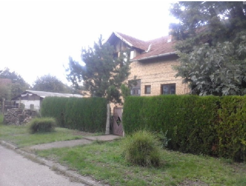Hitna prodaja!Porodične kuce-kula vojvodina