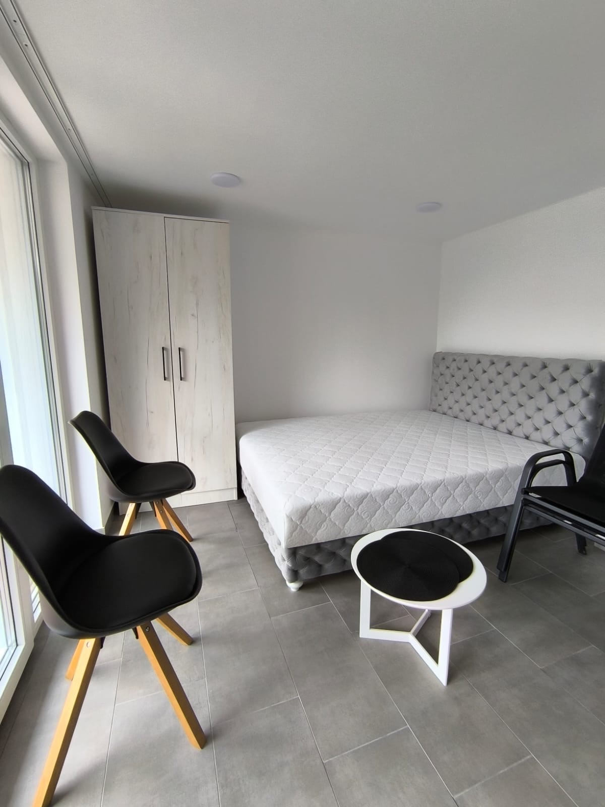 Zlatibor – Moderna kuća sa dodatnom stambenom jedinicom, Zova (plac 600 m²)