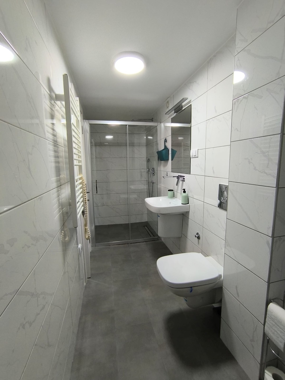 Zlatibor – Moderna kuća sa dodatnom stambenom jedinicom, Zova (plac 600 m²)
