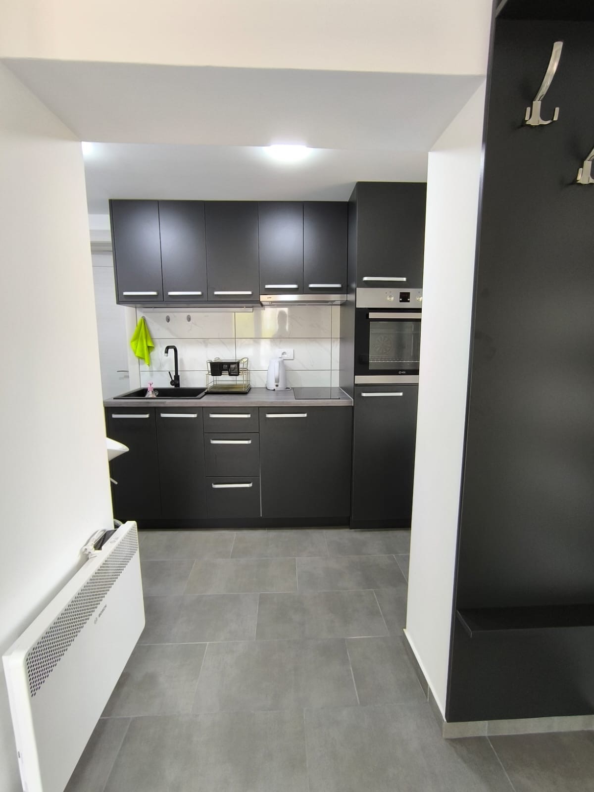 Zlatibor – Moderna kuća sa dodatnom stambenom jedinicom, Zova (plac 600 m²)